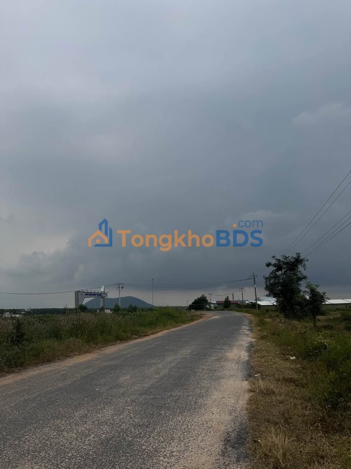 Đất nền Bình Tân La Gi 2800m² 850tr - Sổ đỏ chính chủ