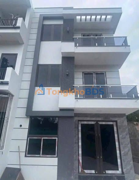 Bán nhà 3 tầng Hà Lầm 62m² - Ô tô đỗ cửa, hướng Đông mát mẻ