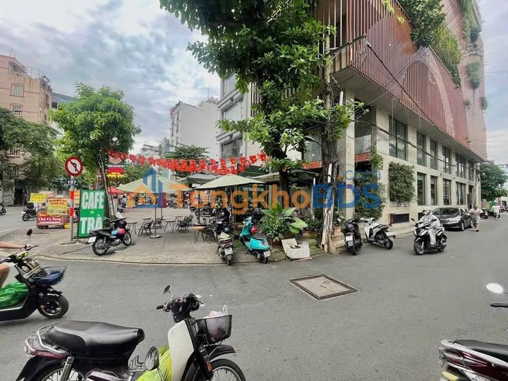 Mặt tiền kinh doanh Gò Vấp - Vỉa hè 8m view công viên Gia Định