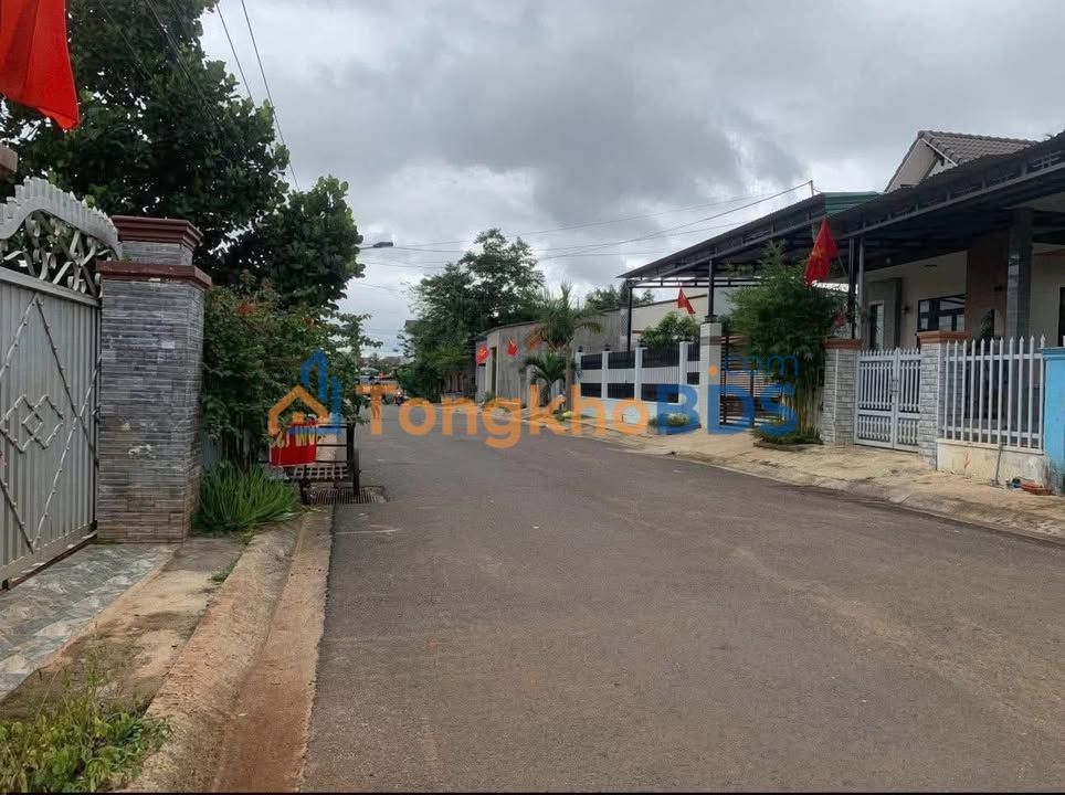 Bán đất thổ cư 150m² mặt tiền Hai Bà Trưng, Quận 3 - Sổ hồng sẵn