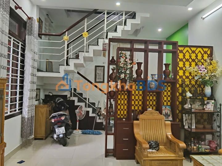 Nhà 2 Tầng Kiệt Oto Chu Văn An, Huế - 70m² Sổ Hồng Sẵn Sàng