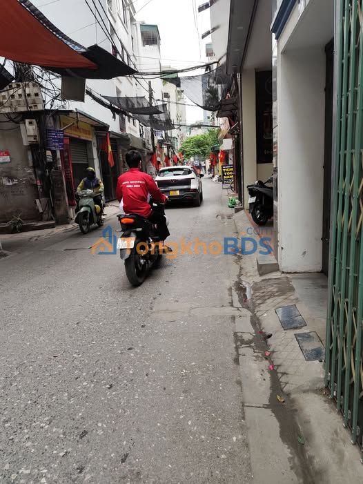 Nhà Đẹp 40m² Ngã Tư Sở, 4 Tầng Sổ Đỏ - Giá Chỉ Hơn 5 Tỷ