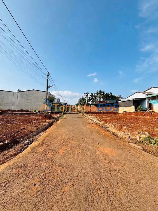 Đất nền Thôn 6 Cư ÊBur 98m² 2,25 tỷ - Đường to ô tô