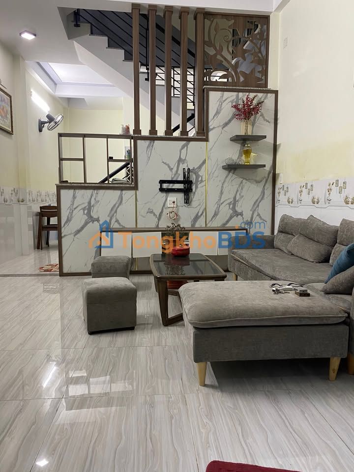 Nhà 3 Tầng Hẻm Hùng Vương, Quy Nhơn - 40m² Giá 1.7 Tỷ