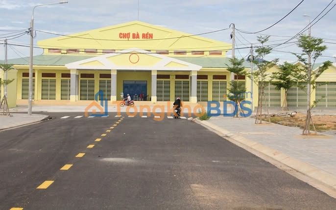 Bán đất Phố Chợ Bà Rén, Đà Nẵng 100m² - Sổ hồng sẵn, giá 1.7 tỷ