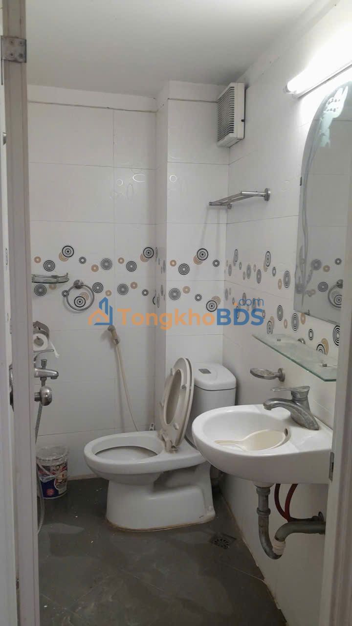 Nhà ngõ 65 Vạn Bảo 100m² 12 triệu - Sẵn sàng ở ngay