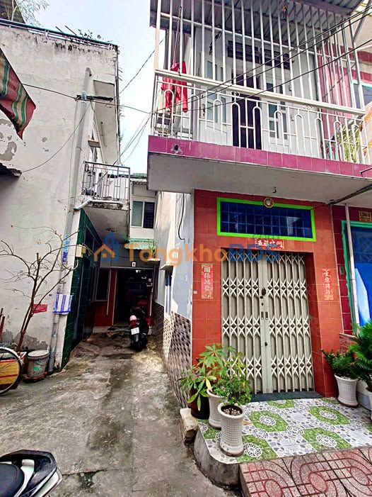 Nhà Hẻm Kênh Tân Hoá, Tân Phú - 60m², 4PN, Sổ Hồng Riêng