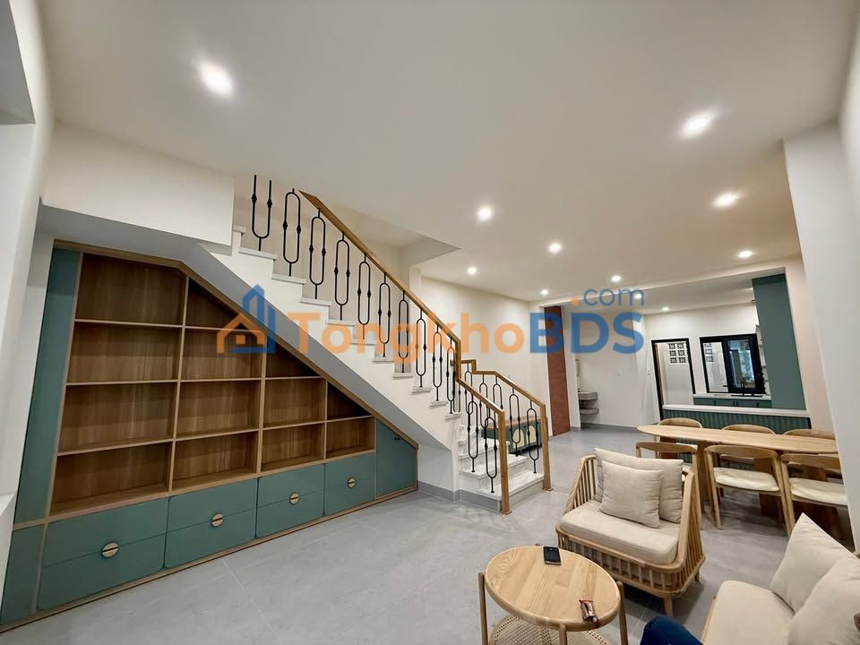 Nhà 3 Tầng Mặt Tiền Trần Hữu Trang, Hải Châu - 81m², 5PN, Full Nội Thất