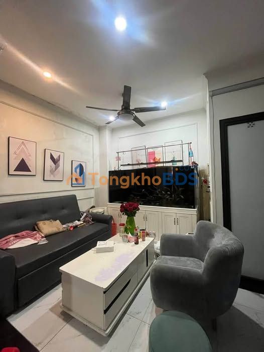 Nhà 5 Tầng 30m² Phú Diễn, Bắc Từ Liêm - Giá 6.x Tỷ, Bán Gấp