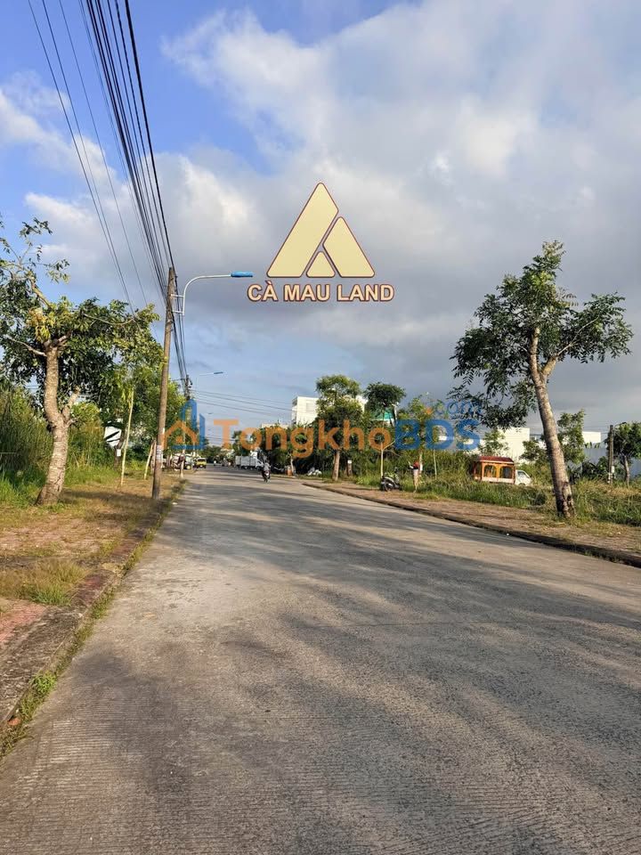 Bán Đất Mặt Tiền Tố Hữu, Cà Mau 100m² - Sổ Hồng, Giá 1.x Tỷ