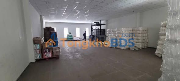 Cho thuê kho xưởng 180m² Quận 12 - Container, có văn phòng, giá tốt