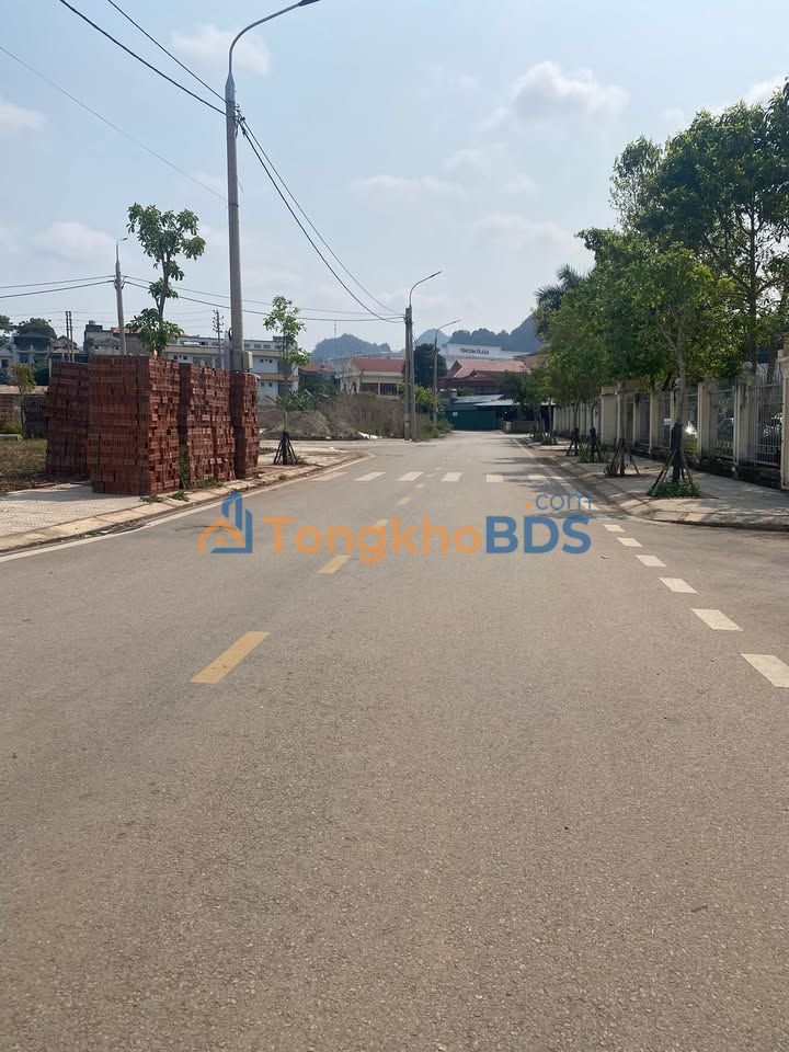 Bán Đất Kè Quảng Trường Sơn La 77.5m² - Sổ Đỏ Sẵn Sàng