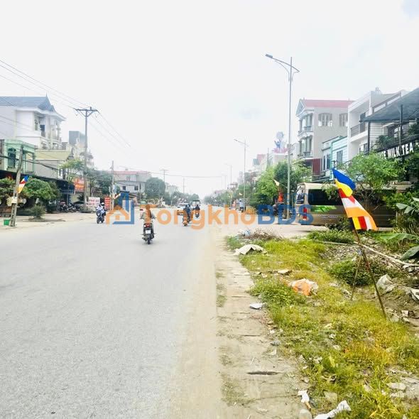 Nhà phố kinh doanh mặt tiền TL305, Tam Dương, Vĩnh Phúc - 100m², 4 tỷ xxx