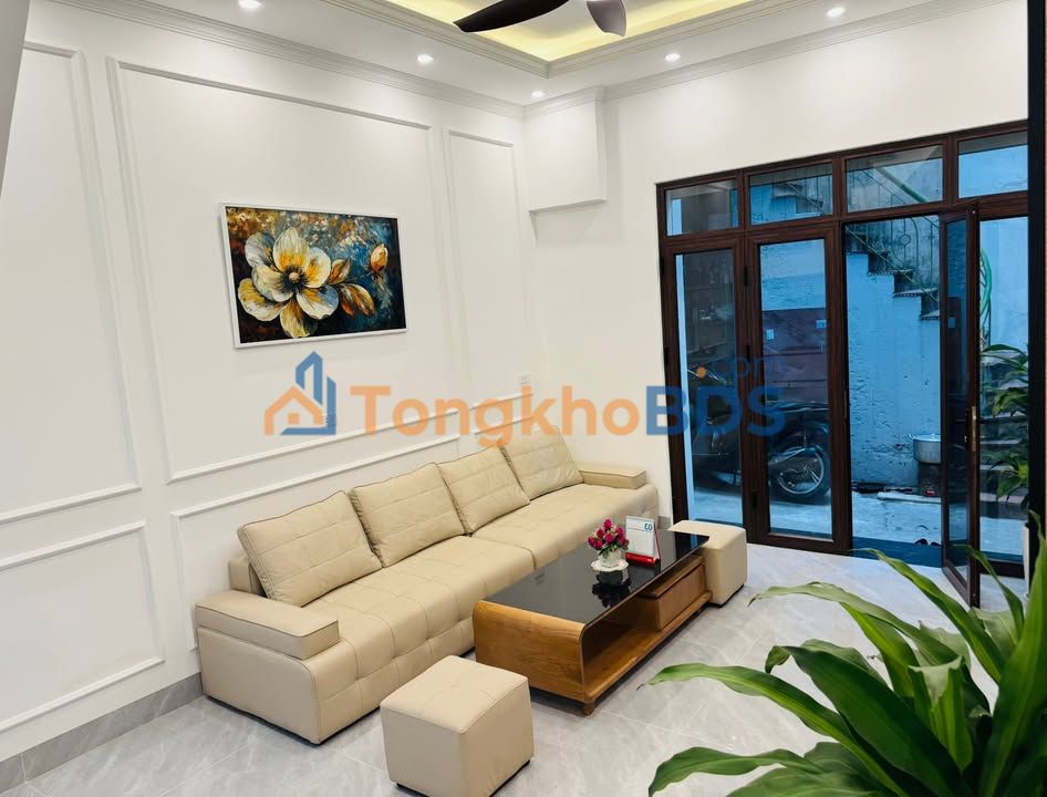 Nhà Tôn Đức Thắng 40m² x 5 Tầng - 8 Tỷ, Trung Tâm Hà Nội