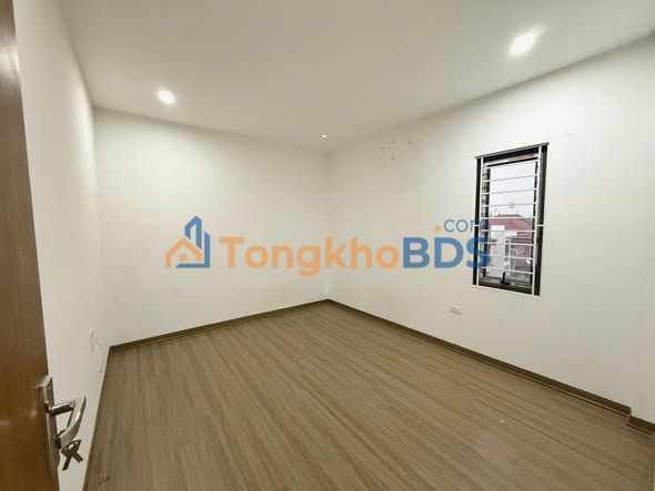 Cho Thuê Phòng Trọ Ngô Gia Tự, Long Biên 16m² - Full Nội Thất, Giá 2.7 Triệu