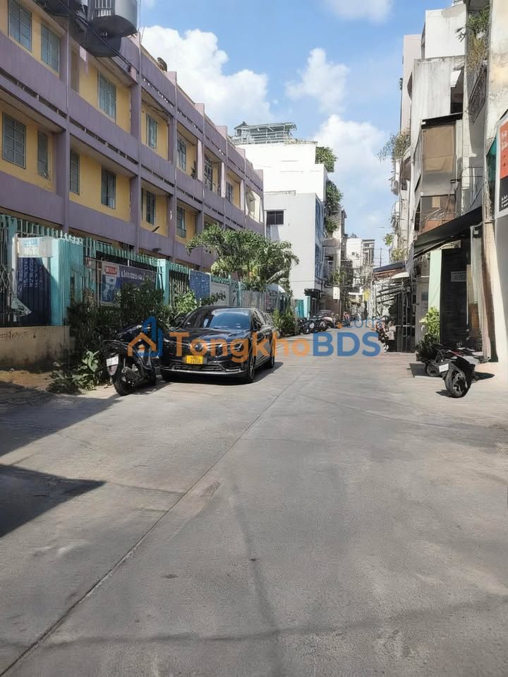 Nhà Lô Góc 73m² 2 Tầng 3PN Lạc Long Quân, Tân Bình - Ô Tô Ngủ Trong Nhà