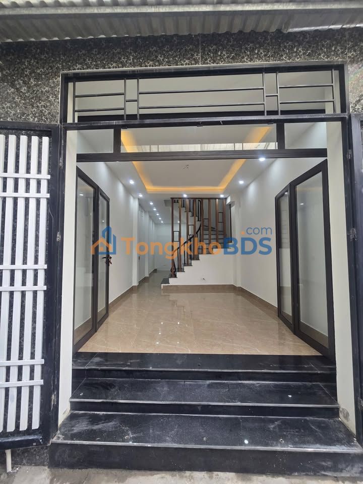 Nhà 160m² Di Trạch - Ô tô vào nhà, 4 tầng full nội thất - 5.2 tỷ