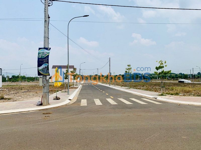 Đất Nền Dĩ An 98m² - Lộ 14m Có Vỉa Hè, Sổ Hồng Riêng