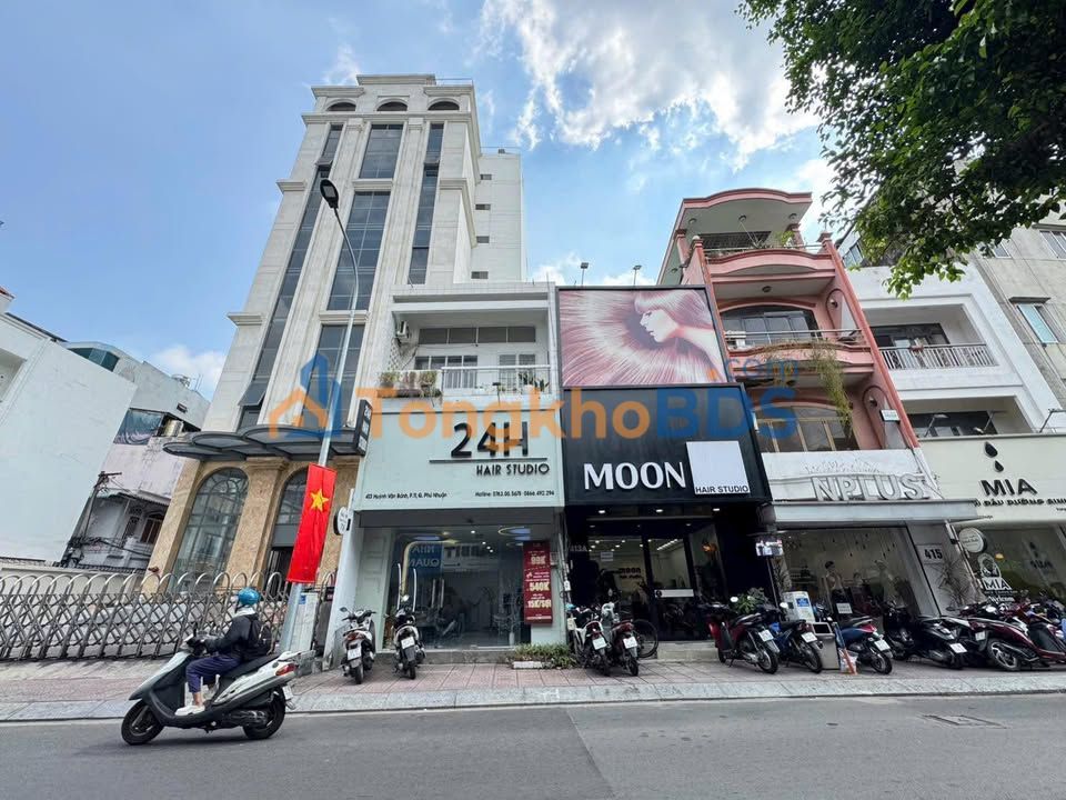 Nhà Huỳnh Văn Bánh Phú Nhuận 119m² 42 tỷ - Ô tô vào nhà