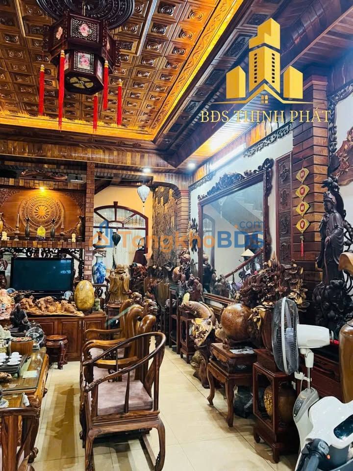 Nhà 4 Tầng Vị Trí Vàng Quảng Trường 3/2 Bắc Giang - 81m² Chính Chủ Bán 12 Tỷ