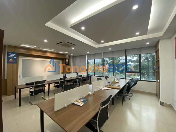 Nhà mặt phố Nguyễn Văn Huyên Cầu Giấy 70m2 - Cho thuê ngay