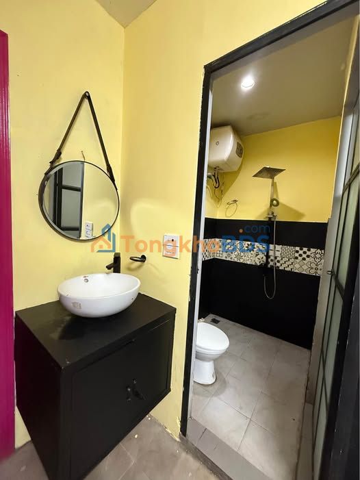 Cho thuê phòng Hàng Thiếc, Hoàn Kiếm - View phố, 5.5 triệu/tháng