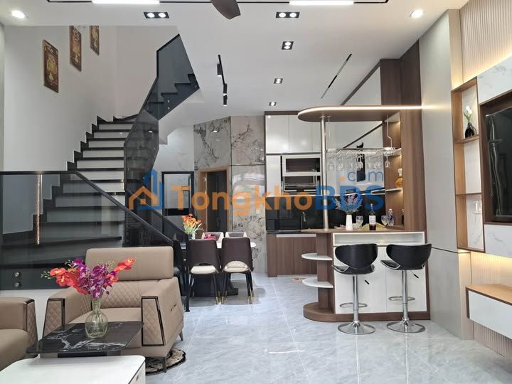 Nhà 3 Tầng Kiệt Rộng Gần Biển Nguyễn Tất Thành, Đà Nẵng