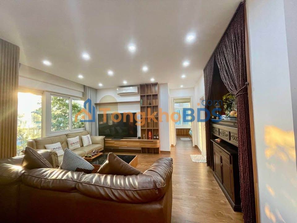 Chung cư Hoàng Đạo Thúy 110m² - Căn góc 3PN Full Nội thất
