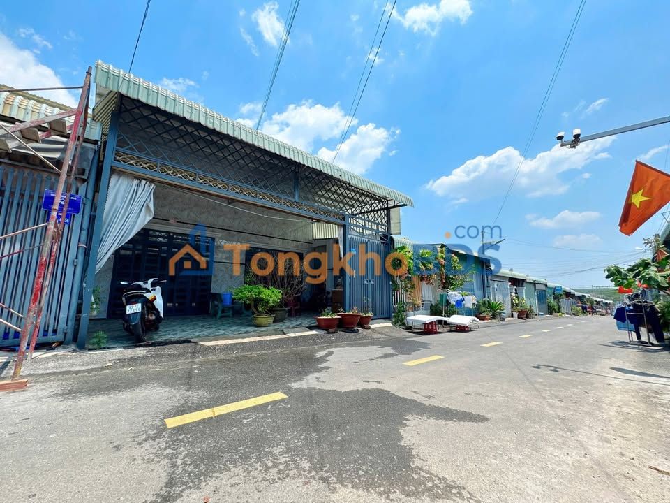 Nhà 160m² Tân Xuân, Đồng Xoài - Hướng Tây, 1.99 Tỷ