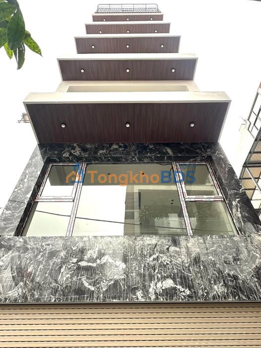 Nhà Độc Lập Long Biên 50m² - 7 Tầng Thang Máy, View Cầu Trần Hưng Đạo