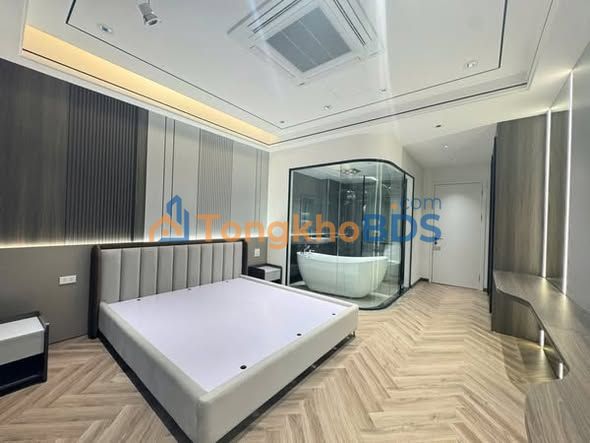 Nhà Lô Góc Nguyễn Văn Huyên, Cầu Giấy - 62m², 5 Tầng, Oto Ngủ Trong Nhà