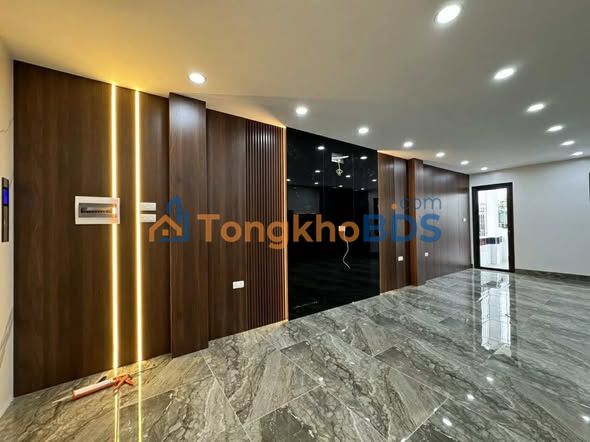 Nhà Nguyễn Văn Huyên Cầu Giấy 65m² 14 tỷ - Ô tô vào nhà