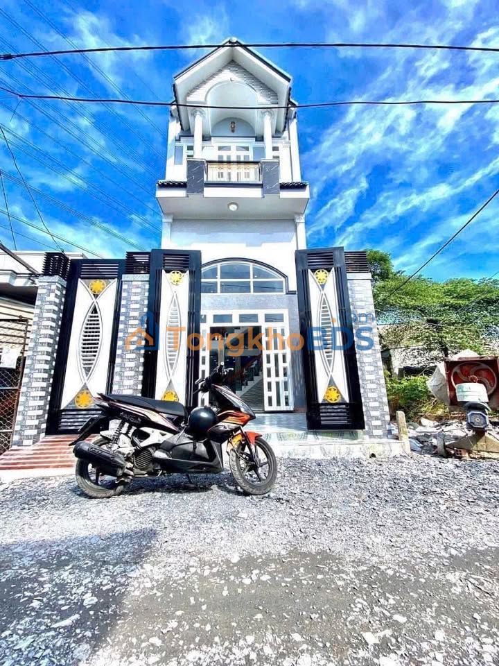 Nhà Hóc Môn 79m² Sổ Hồng Riêng, Giá 5.8 Tỷ - Xe Tải Vào Tận Nhà