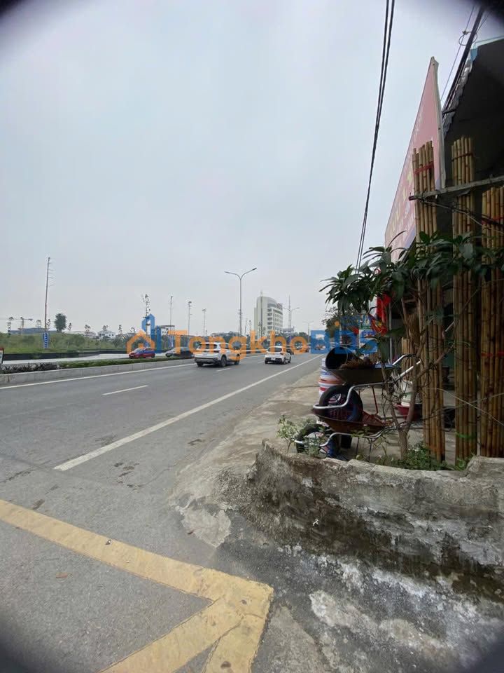 Nhà Mặt Tiền Kinh Doanh Nguyễn Công Trứ, Hoa Lư - Tặng Kèm Nhà 2 Tầng Cũ