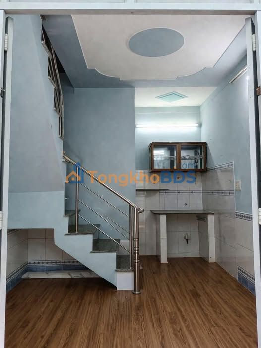 Nhà 2 Lầu 1PN Q1 Giá 3 Triệu - Gần Hãng Bia Tiger, Sẵn Máy Lạnh