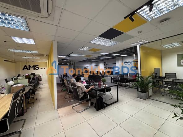 Văn Phòng Full Nội Thất Tân Bình 210m² - View Đẹp, Sẵn Sàng Đón Khách