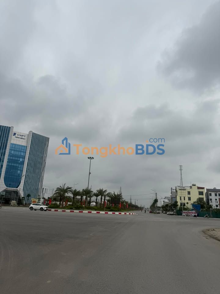 Đất Vàng Lô Góc Hoàng Mai - Kinh Doanh Đỉnh Cao, 180m², Mặt Tiền 10m