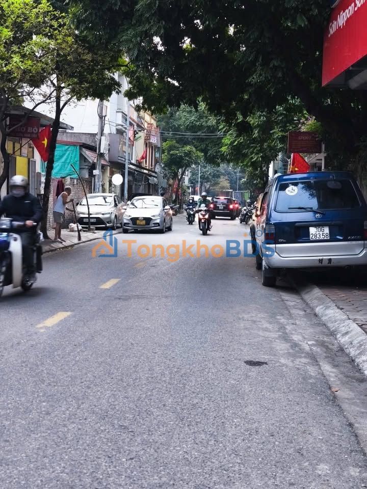 Bán gấp nhà mặt tiền 86m² Trung tâm Gia Lâm - Kinh doanh sầm uất, ô tô tránh