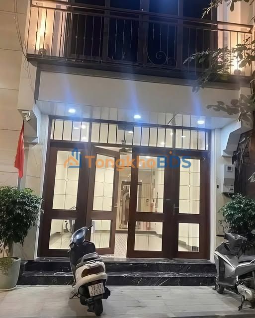 Cho thuê cửa hàng mặt ngõ Trạm, Hoàn Kiếm 45m² - Kinh doanh sạch