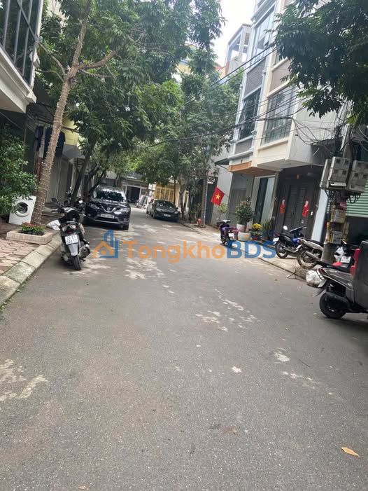 Nhà Phân Lô Cầu Giấy 40m² - Vỉa Hè Rộng, Ô Tô Tránh, Kinh Doanh Đỉnh