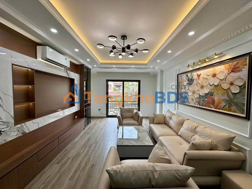 Nhà riêng 42m² 5 tầng full nội thất, ô tô vào nhà - Đông Ngạc, Bắc Từ Liêm