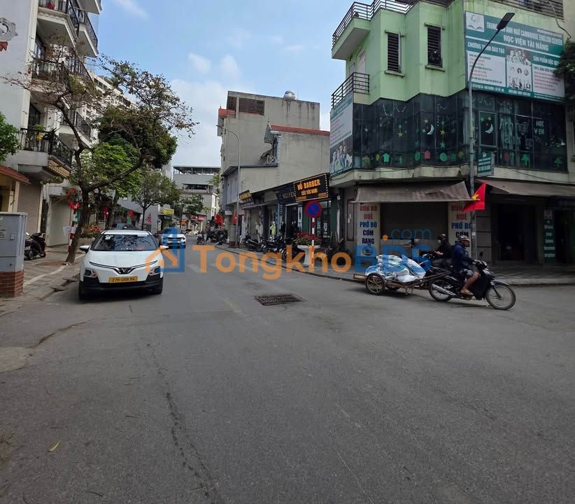 Bán Đất Mặt Phố Tây Hồ 198m², Mặt Tiền 11m - Giá 68 Tỷ