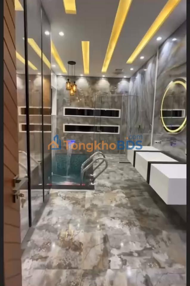 Nhà 5 tầng 38m² Hồ Tùng Mậu, Cầu Giấy - Ô tô đỗ cửa, gần ĐH Sư Phạm