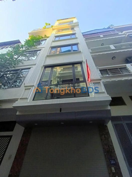 Nhà Phân Lô Ô Tô Vào Nhà Nguyễn Khánh Toàn, Cầu Giấy - 7 Tầng Thang Máy, 43.8m2