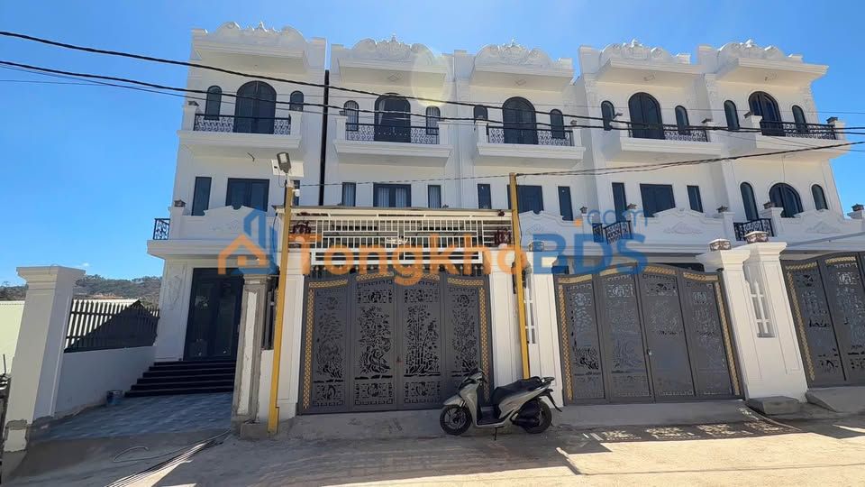 Nhà 4PN 3 Lầu Phường Lang Biang Đà Lạt - 85m² Sổ Riêng - Giá 3.3 Tỷ