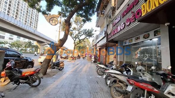 Nhà Phố Nguyễn Trãi 42m² MT 3.8m - 6PN, 5 Tầng - Giá 9.2 Tỷ