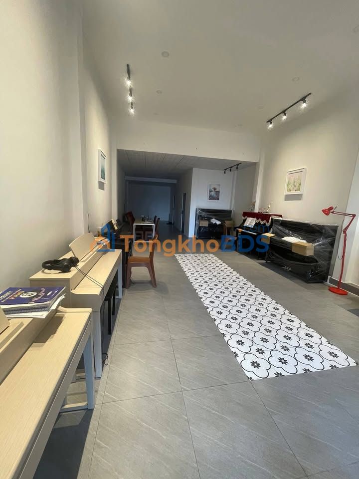 Nhà mặt tiền Nguyễn Khuyến Buôn Ma Thuột 100m² 7,8 tỷ - Sẵn sàng ở ngay