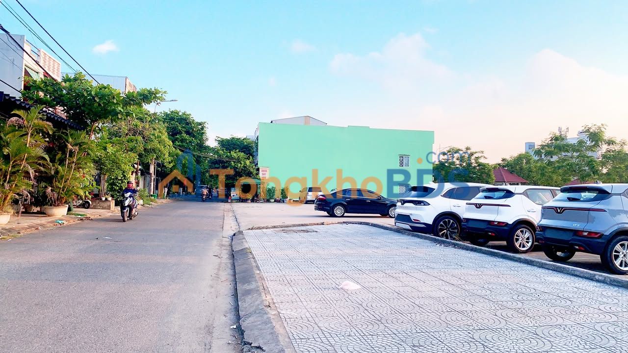 Nhà Đô Đốc Tuyết Cẩm Lệ 100m² 5,95 tỷ - Ô tô vào tận cửa