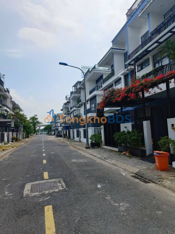 Nhà KĐTM Đông Tăng Long 160m² giá 11.9 tỷ - Chính chủ bán