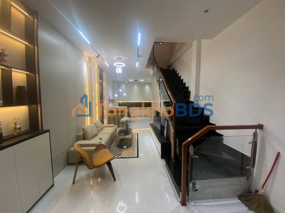 Bán Nhà 3 Tầng Full Nội Thất Phường Mỹ An, Đà Nẵng - Sổ Hồng 5 Tỷ